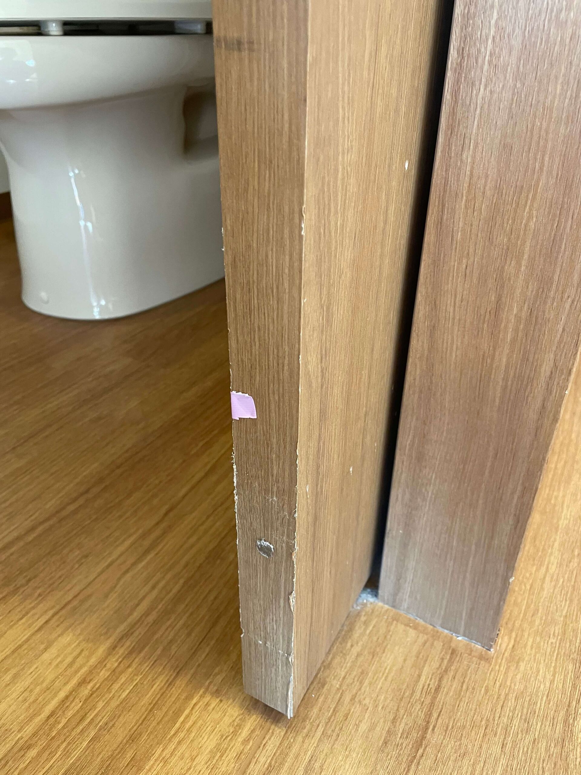 キズのついた引き戸