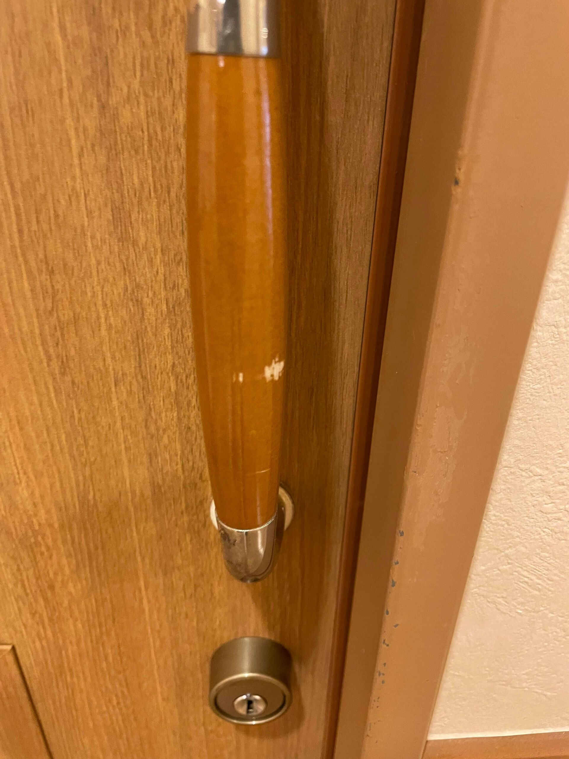 キズのついた取っ手