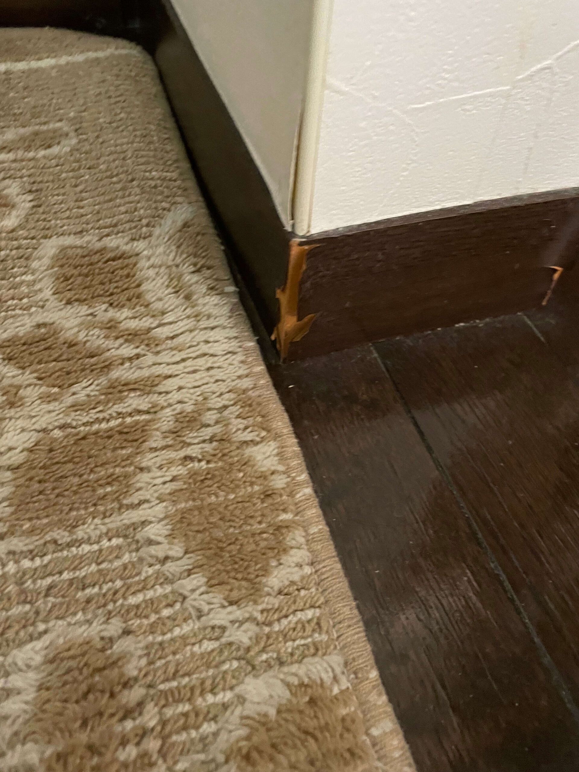 われのある柱の角