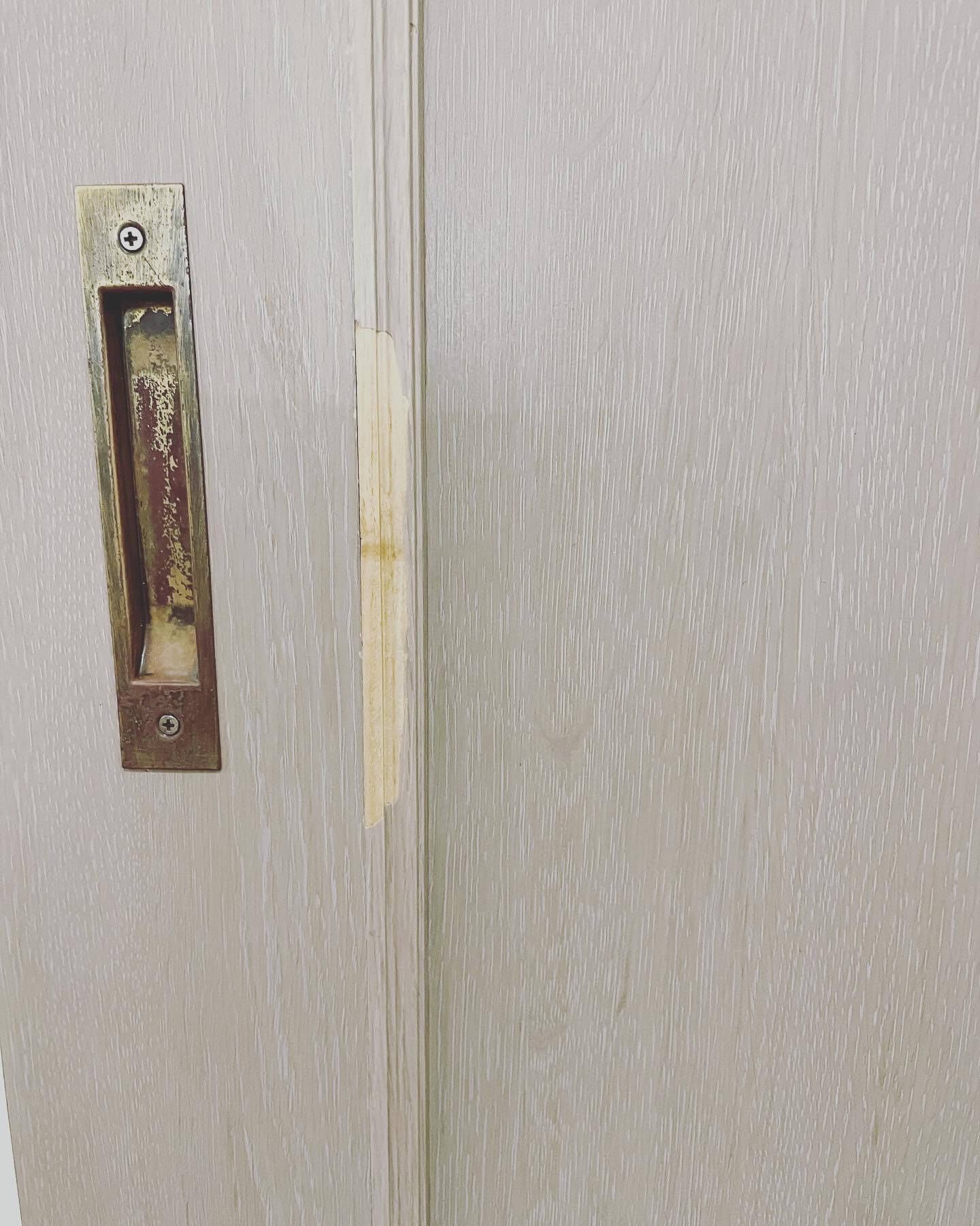 破損したドア