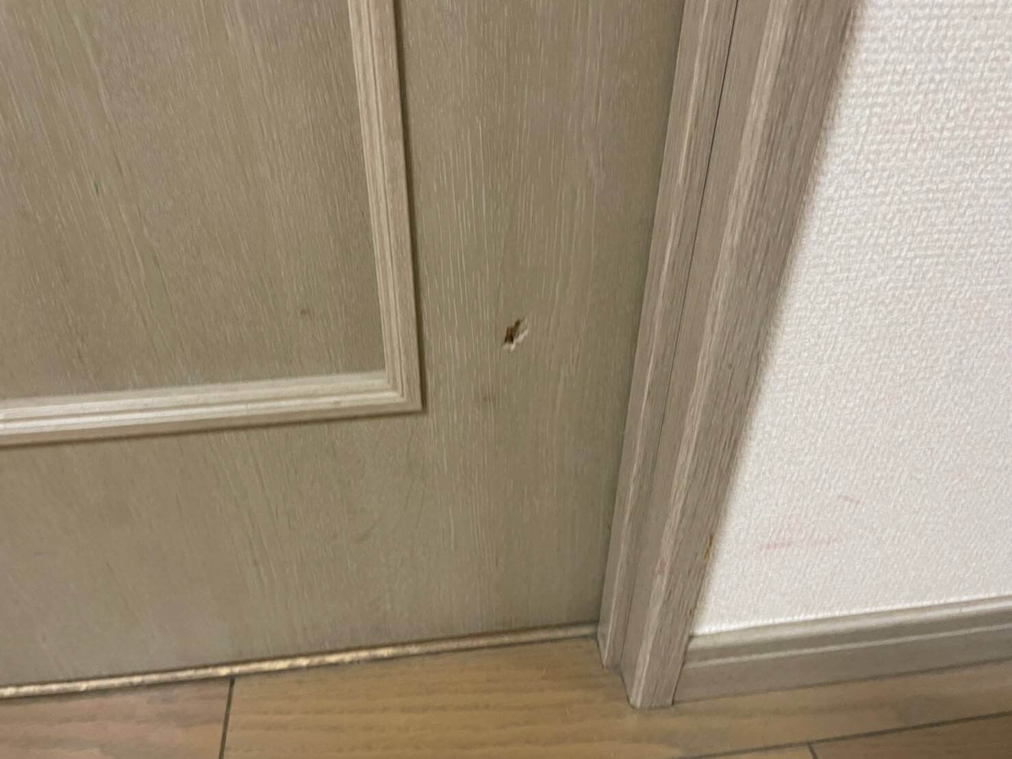 凹んだドア
