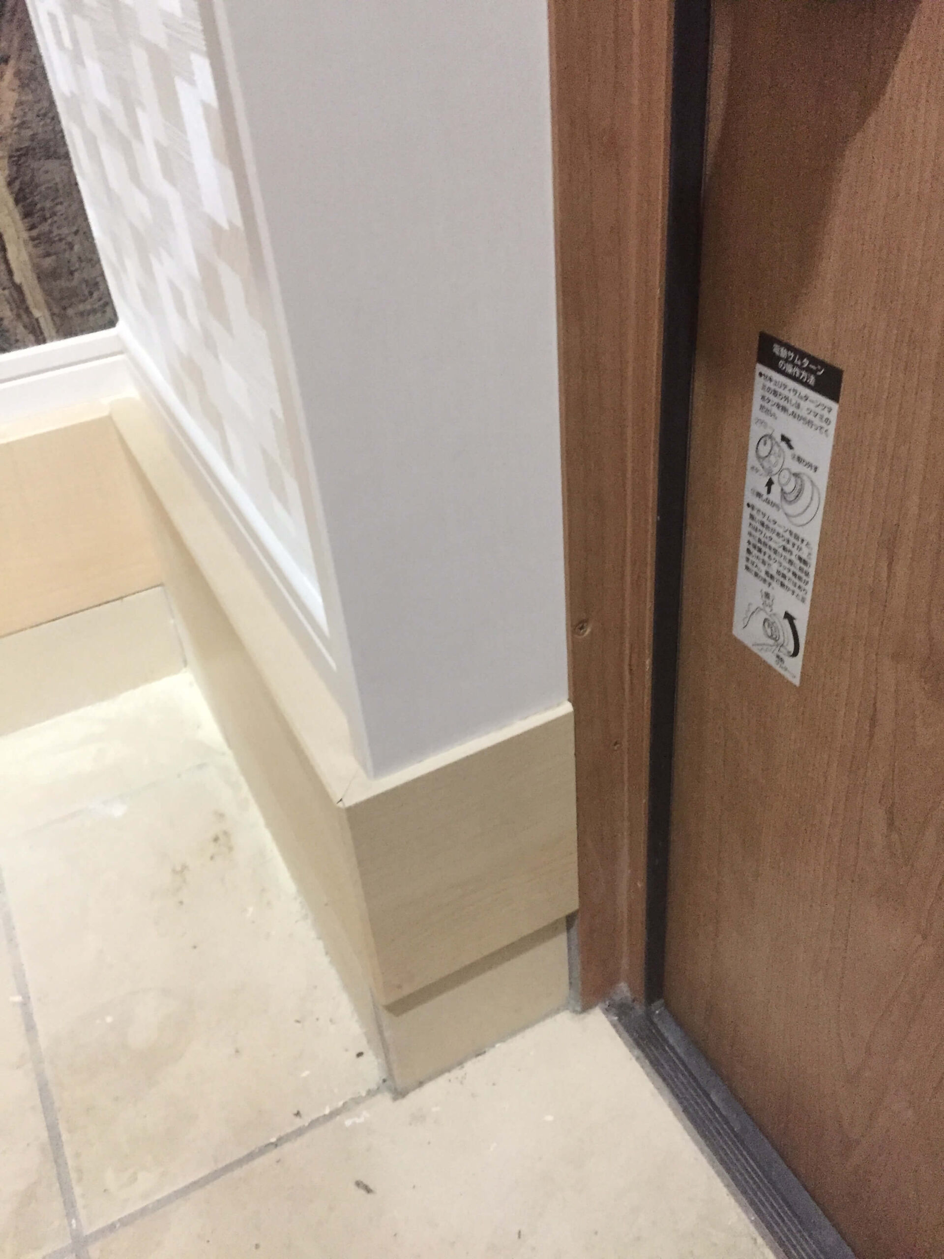 きれいになった玄関の柱