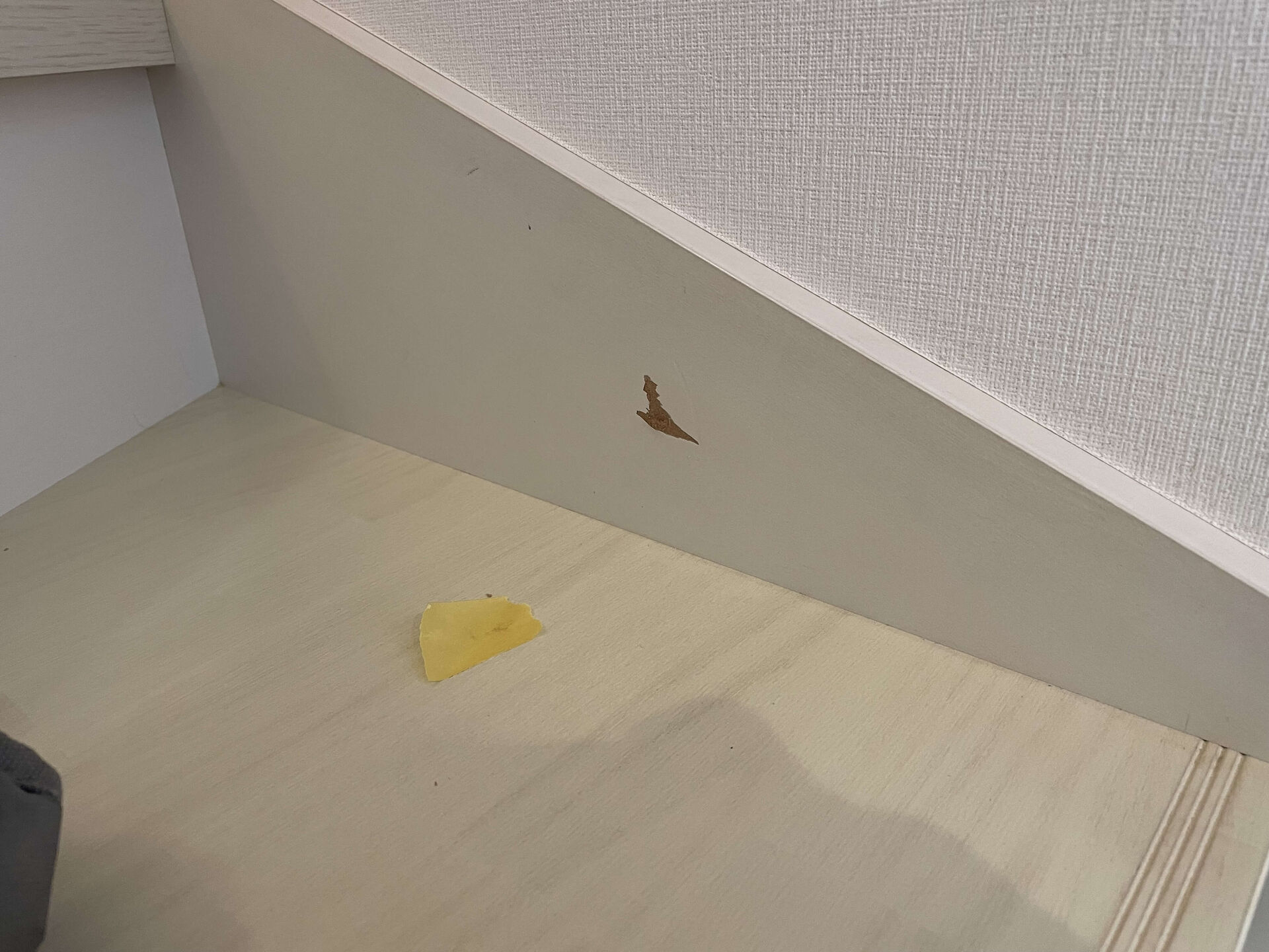 傷のある階段