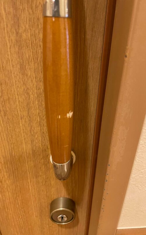 キズのついた取手